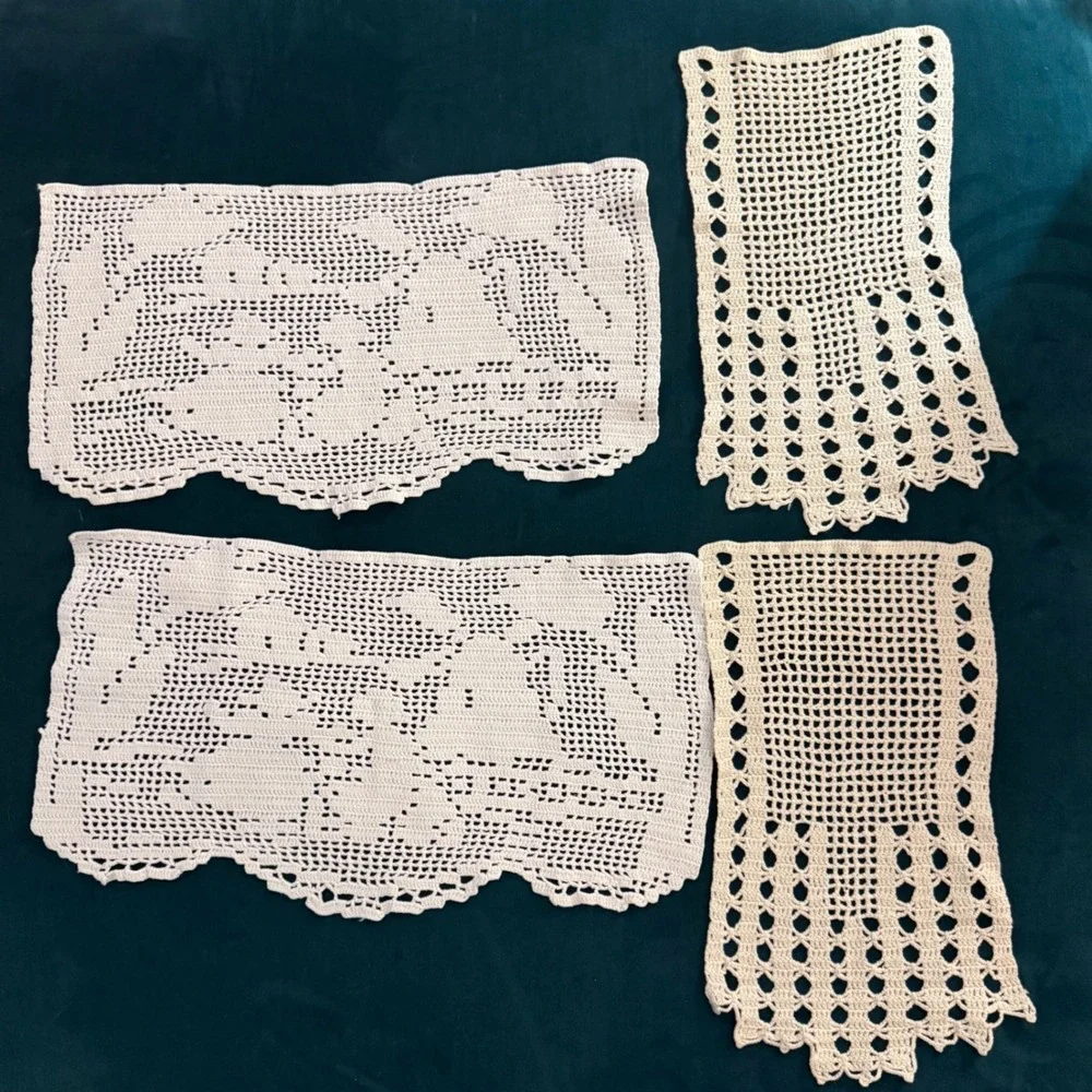 Vintage White‎ Crochet Floral Doilies Set of 4 Table Placemats Linens